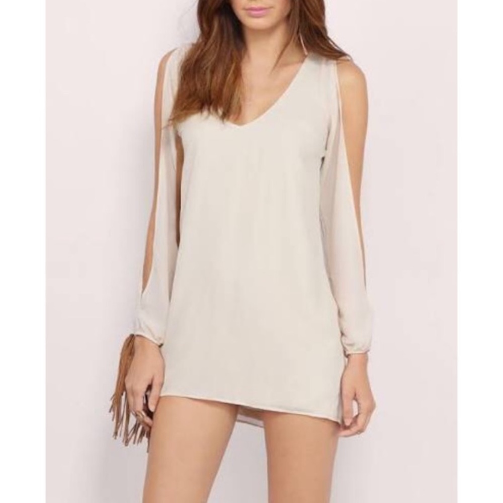 Tobi beige open arms dress 🤍